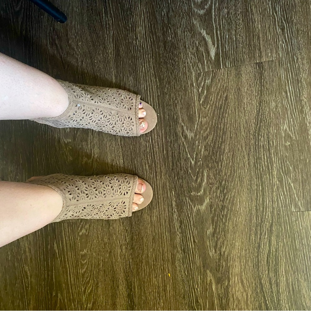 Tan brown chocolate, LC Lauren Conrad, high heel wedges